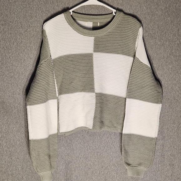 Green and White Checkered Sweater - Picture 1 of 3